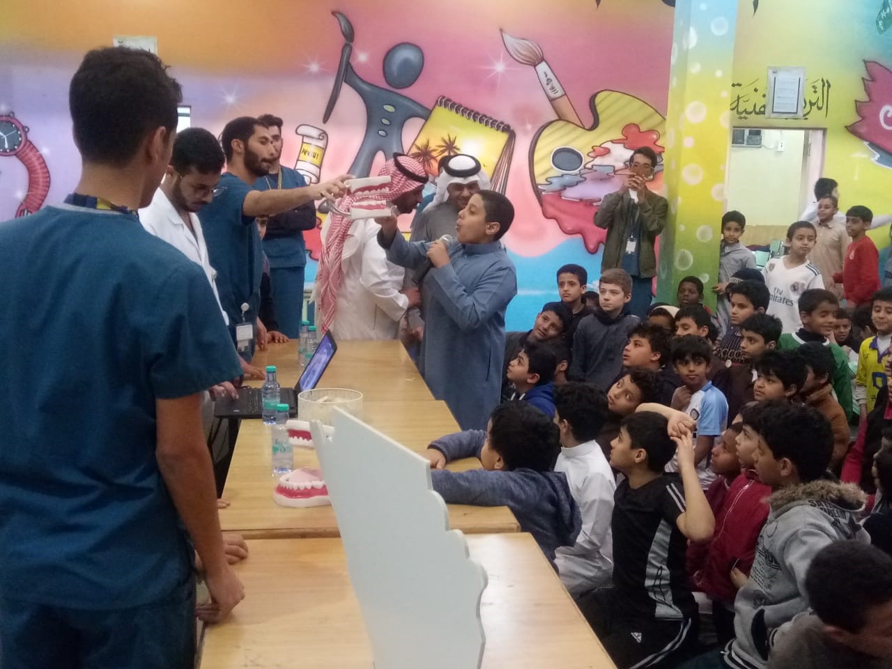 Dental students visit to primary schools