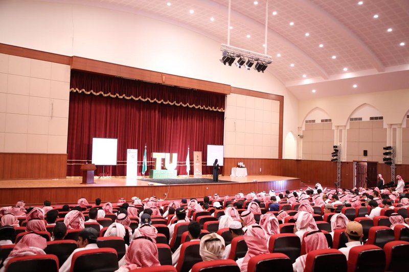 Taif Pharmacy students present their inspirational experiences in IgniteTU
